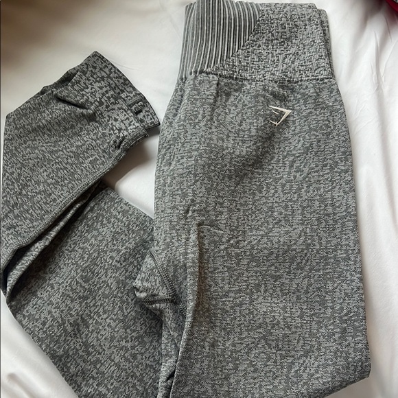 NWOT Gray Gymshark Mark Seamless Women’s Leggings with tummy control - Picture 3 of 5